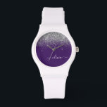 Relógio Roxo Silver Glitter Girly Monographic Nome<br><div class="desc">Monitoramento de Nome do Monograma do Script Glitter Glitter Roxo e Silver Sparkle. Isso faz a formatura perfeita,  aniversário,  casamento,  chá de panela,  aniversário,  chá de fraldas ou presente de festa de solteira para alguém que ama luxo de vidro e estilos quíticos.</div>