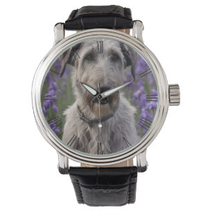 Relógio Serene Majestade: Wolfhound Sentado em uma Íris Ro