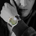 Relógio Serenidade pelo rio Watch<br><div class="desc">Dê ao Pai o melhor presente para o Dia do Pai ou o seu aniversário com esta elegante Serenidade pelo relógio do rio. Reproduzida a partir da minha pintura de óleo de plein,  onde fiquei ao lado do rio e pintei esta linda cena nas montanhas do Norte de Idaho!</div>