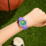 Relógio Softball em crianças com nome personalizado<br><div class="desc">Relógio de softball para crianças com impressão personalizado. Relógios de pulso personalizáveis para jogadores de beisebol e fãs. Fofo Natal ou presente de aniversário para meninas. Disponível em azul, preto, vermelho, roxo etc. Design esportivo com placa de discagem numerada. Faça o seu para a filha, irmã, neta, neta, amigos, colegas...</div>