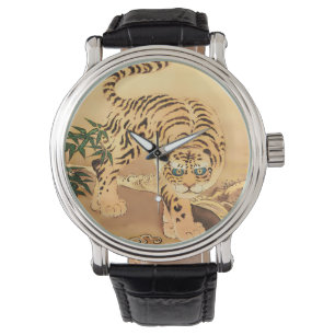 Relógio Tigre Minhwa Vintage junto a um riacho