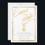 Reserve A Data Abacaxi dourado, bucal, salve nossa nova data<br><div class="desc">Casamento Dourado com abacaxi tropical salve nossa nova data com um ouro de abacaxi na frente e no centro com um padrão impressionante de abacaxi no verso.</div>