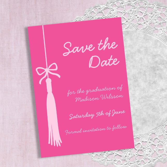 Reserve A Data Arco Coquette Tassel Classe Rosa de Graduação 2025 (Coquette Tassel Bow Pink Class of 2025 Graduation Save The Date)
