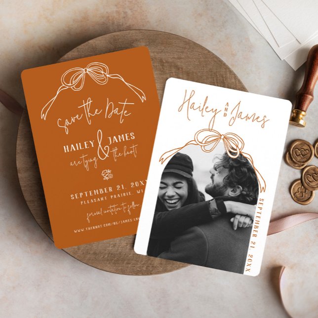 Reserve A Data Arco moderno desenhado à mão boho TERRACOTA casame (Rustic boho terracotta burnt orange hand drawn bow modern arch photo classy wedding save the date)