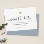 Reserve A Data Azul empoeirado Dourado com Script Mínimo Moderno<br><div class="desc">Este elegante cartão Guardar a Data para a renovação do seu voto brilha com simplicidade. Tipografia moderna,  caligrafia deslumbrante e acentuada por um delicado ouro cardíaco (impresso). No verso está o espaço para quaisquer outros detalhes,  como uma url do local de casamento. Esta é a versão azul empoeirada.</div>
