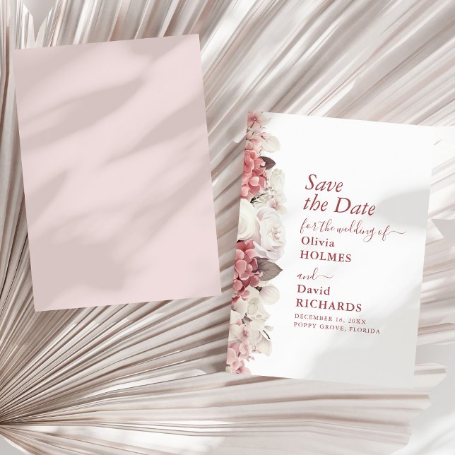 Reserve A Data Boho Chic Dusty Rosa Hydrangea Casamento (Boho Chic Dusty Rose Hydrangea Wedding Save The Date on a sunny neutral dry palm leaf.)