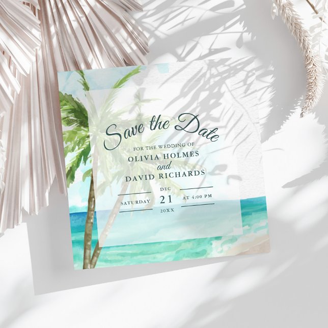 Reserve A Data Boho Costeiro Casamento na Praia Salve a Data (Boho Coastal Seaside Beach Wedding Save the Date on sunny white table with dry palm leaf.)