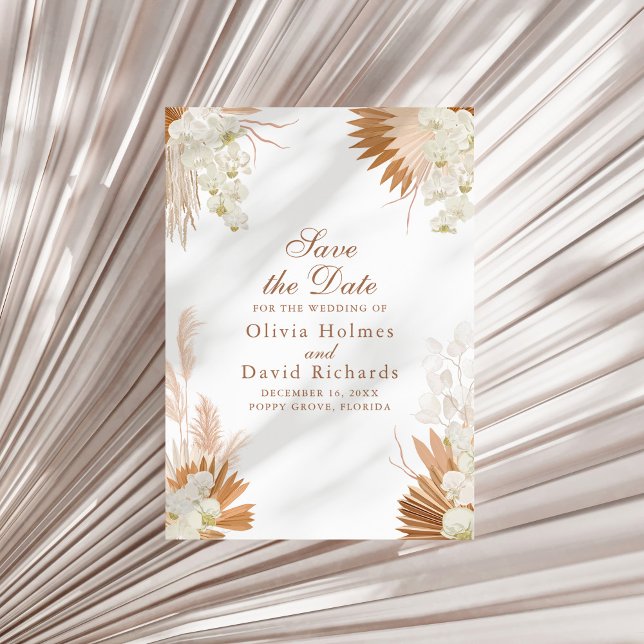 Reserve A Data Boho Terracotta Grama das Pampas Floral Salve a Da (Boho Terracotta Pampas Grass Floral Wedding Save The Date on a sunny neutral dry palm leaf.)
