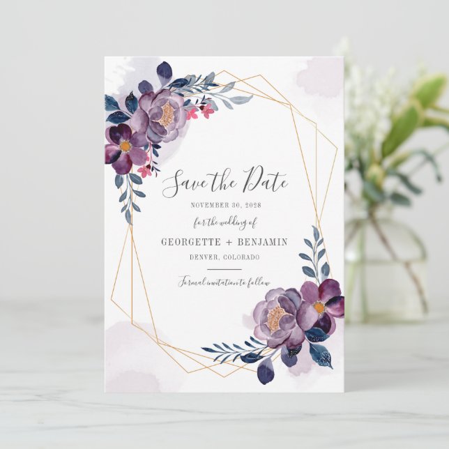 Reserve A Data Casamento Botânico de Script Floral Roxo Geométric (Em pé/Frente)