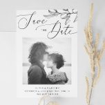 Reserve A Data Casamento de Azeitonas Pretas e Brancas | Foto Ita<br><div class="desc">Anuncie seu grande dia com uma elegância atemporal usando este cartão minimalista de Save the Date. Projetado com uma tipografia preta e branca limpa, uma delicada ilustração de ramo de oliveira e espaço para sua foto de noivado favorita, ele combina simplicidade com beleza natural. Perfeito para casais que amam um...</div>