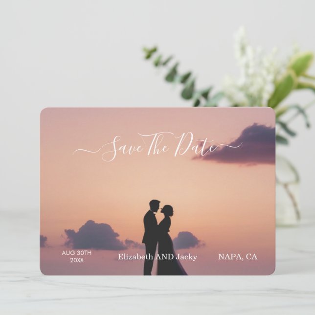 Reserve A Data Casamento de Caligrafia Preto e Branco Clássico e  (Em pé/Frente)