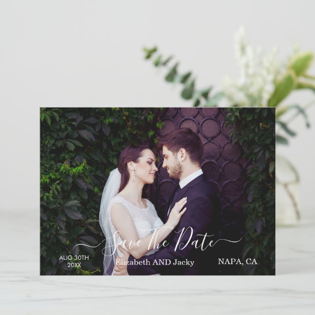 Reserve A Data Casamento de Caligrafia Preto e Branco Clássico e  (Em pé/Frente)