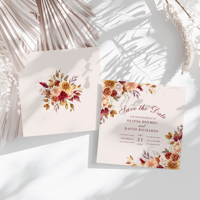 Reserve A Data Casamento de Flores Selvagens de Laranja Queimado  (Modern Burnt Orange Terracotta Wildflowers Wedding Save The Date on a sunny white table.)