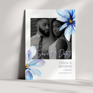 Reserve A Data Casamento de Foto Branco Preto com Flor Azul