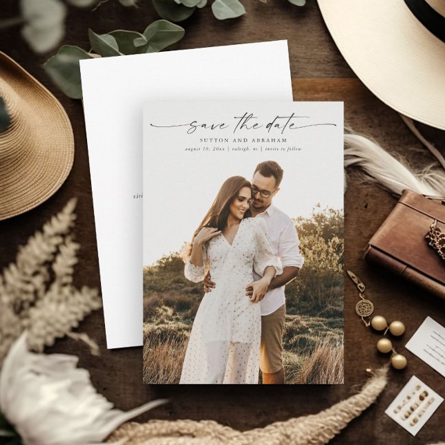 Reserve A Data Casamento de Foto com Letra Elegante (Elegant script photo wedding save the date with modern handwritten script overlay typography.)