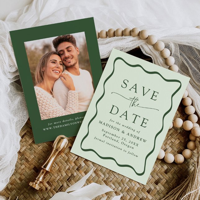 Reserve A Data Casamento de Foto com Moldura Ondulada Verde Moder (Criador carregado)