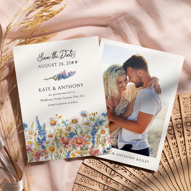 Reserve A Data Casamento de Foto de Engajamento de Flor Selvagem  (Save the Date with Photo from the Country Wildflower Wedding Collection by Darling & May)