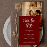 Reserve A Data Casamento de Foto do Minimalista Terracotta Modern<br><div class="desc">Simples e minimalista queimado, casamento de laranja terracotta pjoto, salve a data. Com uma aquarela boêmica minimalista queimada, toque artístico laranja queimado com fundo cremoso bege. Isso envia calma e harmonia com os primeiros nomes da noiva e do noivo e a mão delicada escrita salvo a data. Na caligrafia elegante...</div>