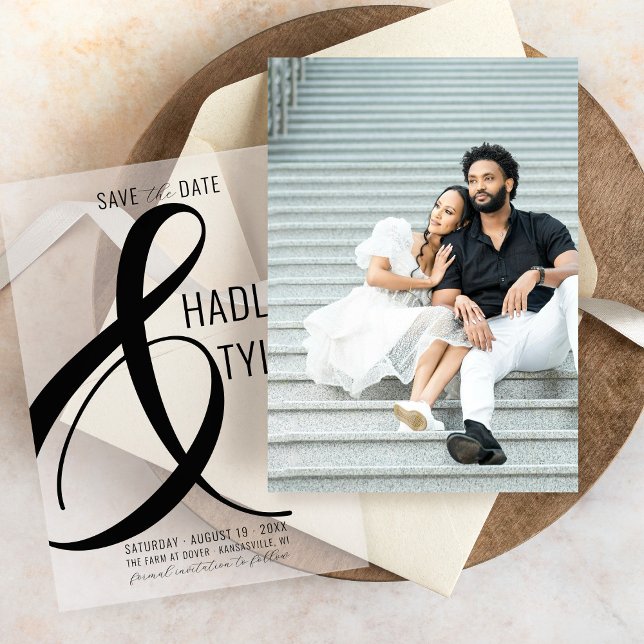 Reserve A Data Casamento de Foto Negra Simples Moderno (Simple photo underlay card for modern bold black ampersand vellum overlay wedding save the date)