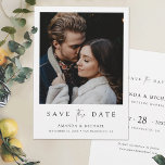 Reserve A Data Casamento de Fotografia do Script Elegante Salvar<br><div class="desc">Este simples casamento de fotos em chic salve a data da modelo de carta lisa apresenta uma design elegante, minimalista e moderna. A frente apresenta seus primeiros nomes, data e localidade de casamento sob sua foto favorita e uma mensagem de 'salvar a data' veiculada com uma combinação impressionante de duas...</div>