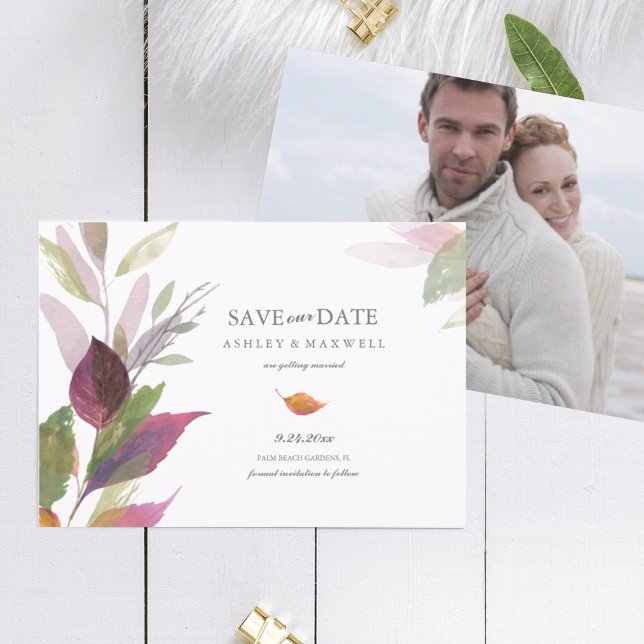Reserve A Data Casamento de Outono Folhas Roxas Foto Salve o Dia (Save the date card autumn leaves and couples photo)