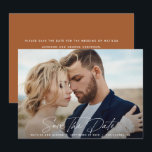 Reserve A Data Casamento elegante com letra moderna<br><div class="desc">Casamento elegante com letra moderna cartão de salvar a data. Design moderno minimalista e elegante. Todas as cores podem ser personalizadas.</div>