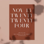 Reserve A Data Casamento minimalista de tipografia terracota de o<br><div class="desc">Tipografia moderna e elegante,  casamento minimalista Salve a data em tons de terracota,  corça de mula,  cores de argila de oleiro. Adequado para casamento de outono. Entre em contato comigo se precisar de itens adicionais.</div>