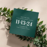 Reserve A Data Casamento minimalista simples esmeralda moderno<br><div class="desc">Anuncie a data do seu casamento com este cartão Save the Date com um fundo Deep Teal Green (também conhecido como Verde Meia-Noite) e um layout elegante e limpo. A rica cor verde adiciona um toque moderno, mantendo o design simples e fácil de ler. Este cartão é uma ótima escolha...</div>