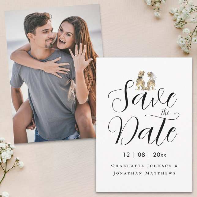 Reserve A Data Casamento Moderno com Tema de Dinossauro Divertido (Modern photo funny dinosaur wedding save the date invitation T-Rex dino bride & groom elegant script)