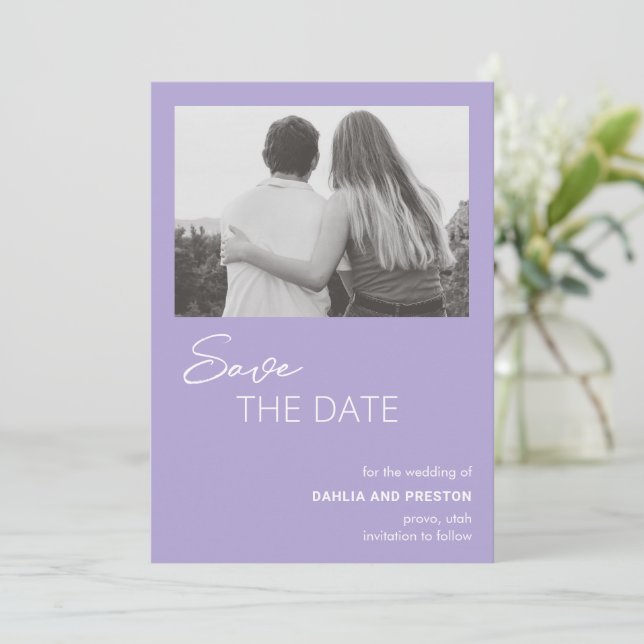 Reserve A Data Casamento Moderno de Foto Lilás Mínima (Em pé/Frente)