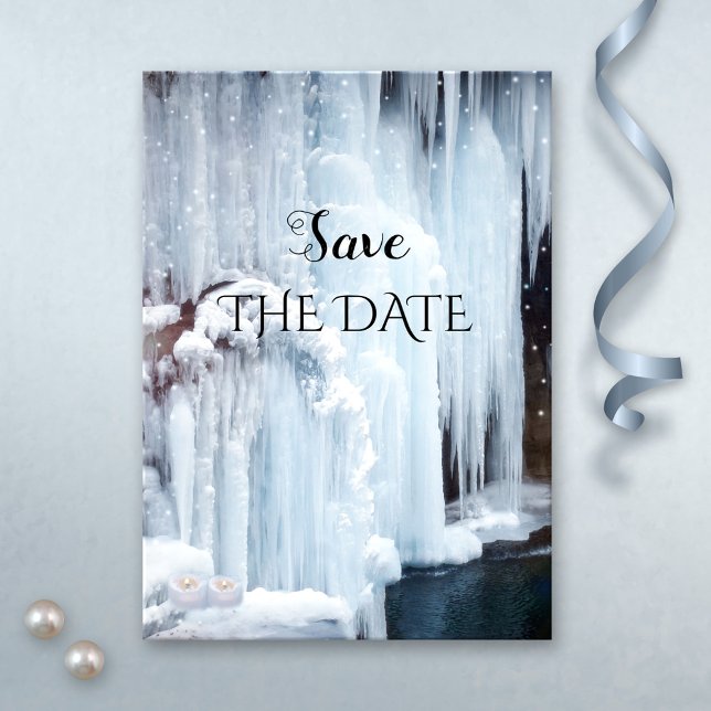 Reserve A Data Casamento no inverno de gelo espumante Salve a pla (Winter wedding Save the Date card featuring a frozen waterfall with sparkling light snow flakes)