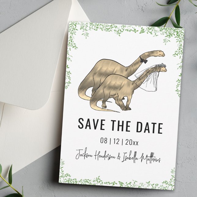 Reserve A Data Casamento Temático de Dinossauros Verde  Salve o D (Funny Dinosaur bride and groom wedding save the date card cute brontosaurus green watercolor foliage)