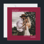 Reserve A Data Casamento Vermelho de Cranberry Foto Mínima de Art<br><div class="desc">Este simples casamento Salve o cartão de data apresenta um elegante design quadrado com um fundo vermelho de amora e texto colocado simetricamente que é justificado no topo e à direita,  justificado no fundo. Carregue sua foto e avise seus convidados sobre sua próxima data de casamento.</div>