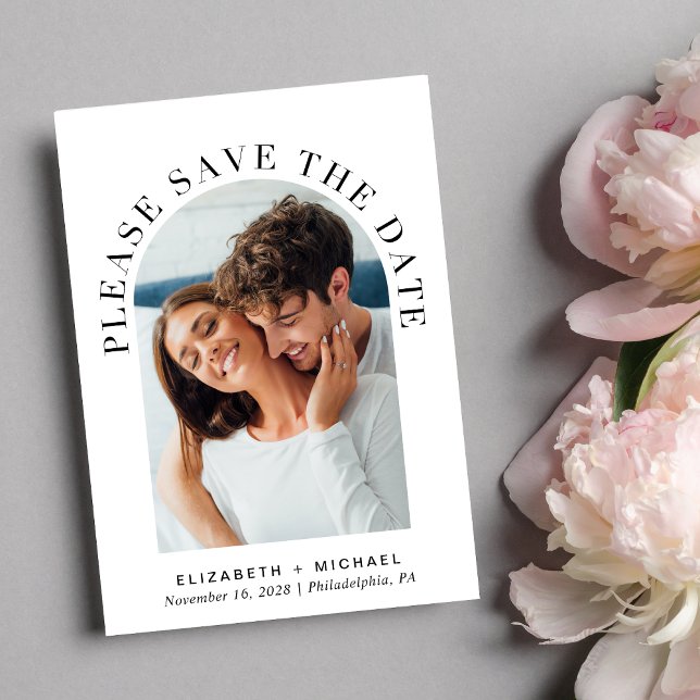 Reserve A Data Código QR de Foto de Arch Elegante (Celebrate your love story with a save the date showcasing your photo in an elegant arch frame)