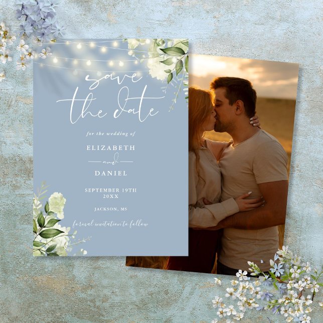 Reserve A Data Dusty Blue Floral String Lights Foto de Casamento (Dusty Blue Floral String Lights Photo Wedding Save The Date)