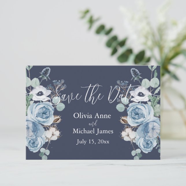 Reserve A Data Elegante Azul Escuro e Floral Branco com Letra Man (Em pé/Frente)