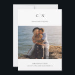 Reserve A Data Elegante Código QR de Foto com Monograma<br><div class="desc">Este cartão de Save the Date é elegante, mas com tecnologia avançada, com seu monograma e código QR. A frente tem um monograma moderno com as iniciais do casal e uma área de modelo para adicionar sua foto favorita. O verso tem 3 linhas para adicionar texto adicional e um código...</div>