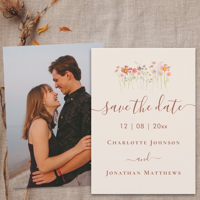 Reserve A Data Elegante Foto de Casamento Boho de Prado de Flores (Elegant boho Wildflower meadow beige terracotta photo Wedding save the date card)