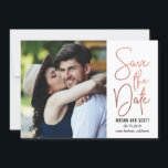 Reserve A Data Escrita Chic EDITÁVEL COR Salvar A Data RoseGold<br><div class="desc">Cartões modernos de salvar a data pela Berry Berry Sweet Designs. Itens correspondentes e outras opções de cores estão disponíveis em nosso site WWW.BERRYBERRYSWEET.COM ou mediante solicitação. A cor do fundo pode ser alterada usando as ferramentas de personalização online.

Design © Berry Berry Sweet Designs</div>