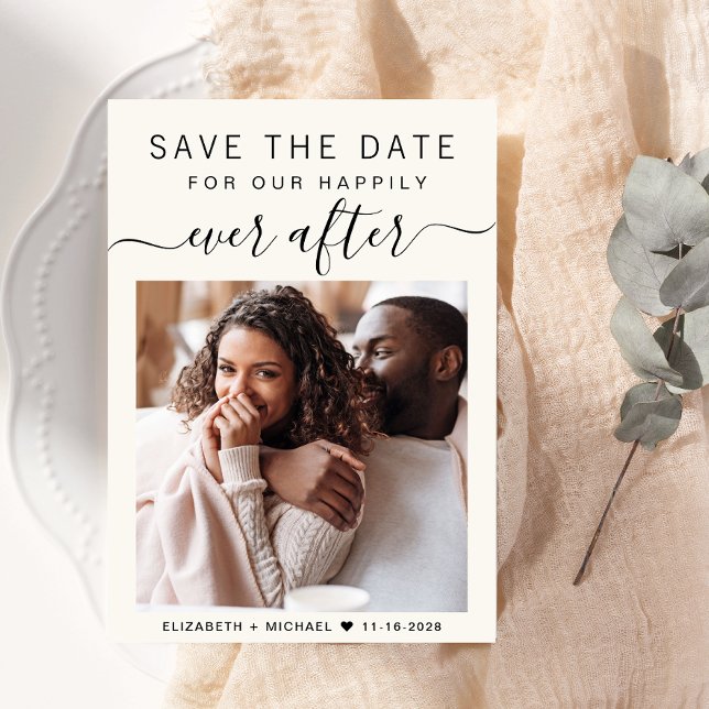 Reserve A Data Felizmente Depois Do Casamento Com Creme Fotográfi (A chic photo save the date announcement card for your wedding)