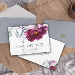 Reserve A Data Floral Verde Violeta Vermelho Elegante Salvar a Da<br><div class="desc">Uma elegante botânica floral de aquarela salva o anúncio de casamento em tons de violeta vermelha e rosa com vegetação foliar. Tipo de script contrastado com tipografia serif clássica e eterno. elegância moderna.</div>
