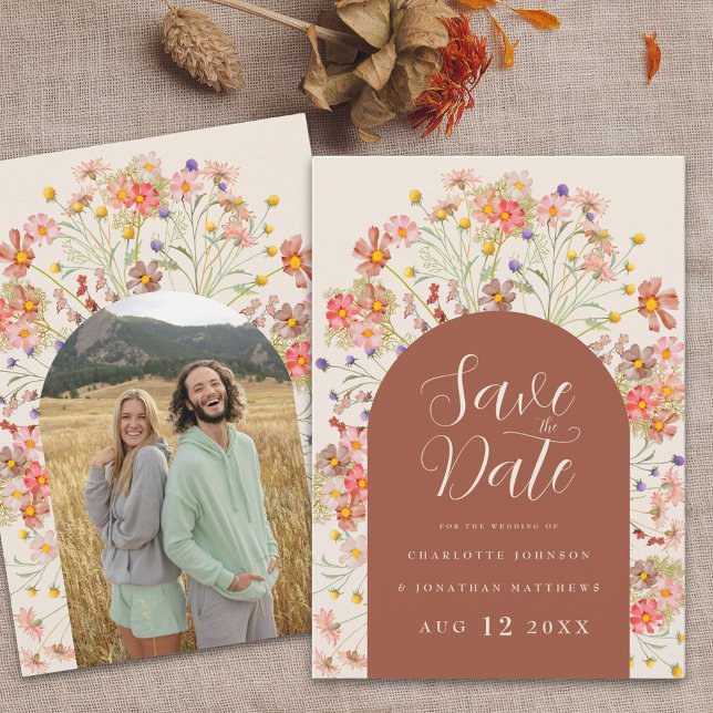 Reserve A Data Foto Arco Rústico Boho de Flores Silvestres Casame (Photo arch boho fall rustic wildflower floral terracotta burnt orange & beige wedding save the date)