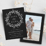 Reserve A Data Foto de Casamento do Black Modern Boho Wildflower<br><div class="desc">Este casamento elegante salve o cartão de data com flores silvestres e coroa de silhueta com sua foto no verso. Para uma personalização mais avançada deste design,  clique no BOTÃO FERRAMENTA DESIGN AZUL acima!</div>