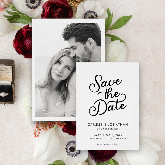 Reserve A Data Foto de casamento elegante moderno Salve a data (Modern Chic Photo Save the Date Card)