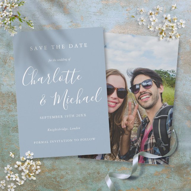Reserve A Data Foto de Script de Assinatura Elegante Azul Dusty (Dusty Blue Elegant Signature Script Photo Save The Date)
