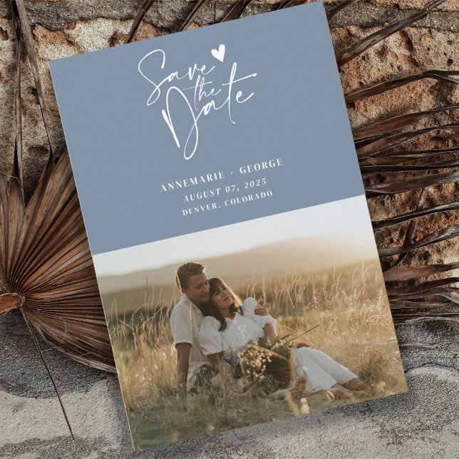 Reserve A Data Foto do Script de Caligrafia Azul Moderno Dusty (Criador carregado)