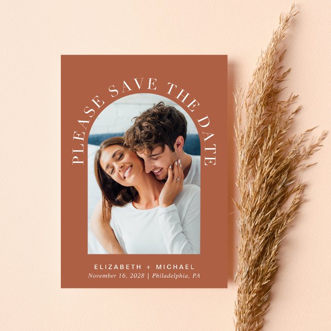 Reserve A Data Foto em arco legante Código QR Terracotta Casament (Celebrate your love story with a   save the date showcasing your photo in an elegant arch frame)