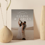 Reserve A Data Foto simples de Cheio na moda para branco de lado<br><div class="desc">Esta opção de salvar a data apresenta sua foto e nomes como o ponto focal com o tipo estilizado e um gradiente desbotante para realçar o texto. Adicione uma foto adicional na parte de trás.</div>