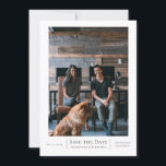 Reserve A Data Guardar O Casamento Branco Da Cinza De Data Person<br><div class="desc">Salve a data do casamento Cartão liso personalizado de Ricaso ...  adicione seu próprio texto e fotografia a esta elegante carta subestimada ...  com cinza e padrão de linha branco rabiscada detalhe ...  o simples design deixa sua fotografia se destacar,  como deveria. ...  imagem modelo cortesia de Stephanie Liverani</div>