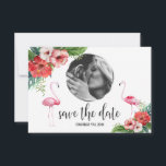 Reserve A Data Luau Flamingo Tropical Foto Floral Salva A Data<br><div class="desc">Design de cartão de destino elegante,  exótico,  com Buquês e flamingos de Luau Hawaiian Watercolor Flowers. Use a ferramenta Personalizar para adicionar suas informações,  alterar fontes,  cores. Basta substituir esta foto pela sua,  colocando-a para trás. Para encontrar itens,  por favor,  visite minha Coleção de Casamentos Tropical Floral Luau Flamingo.</div>